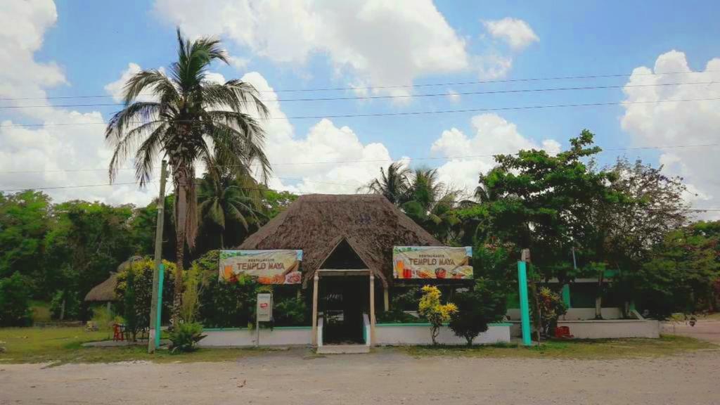 Hotel Templo Maya Xpujil Exteriör bild