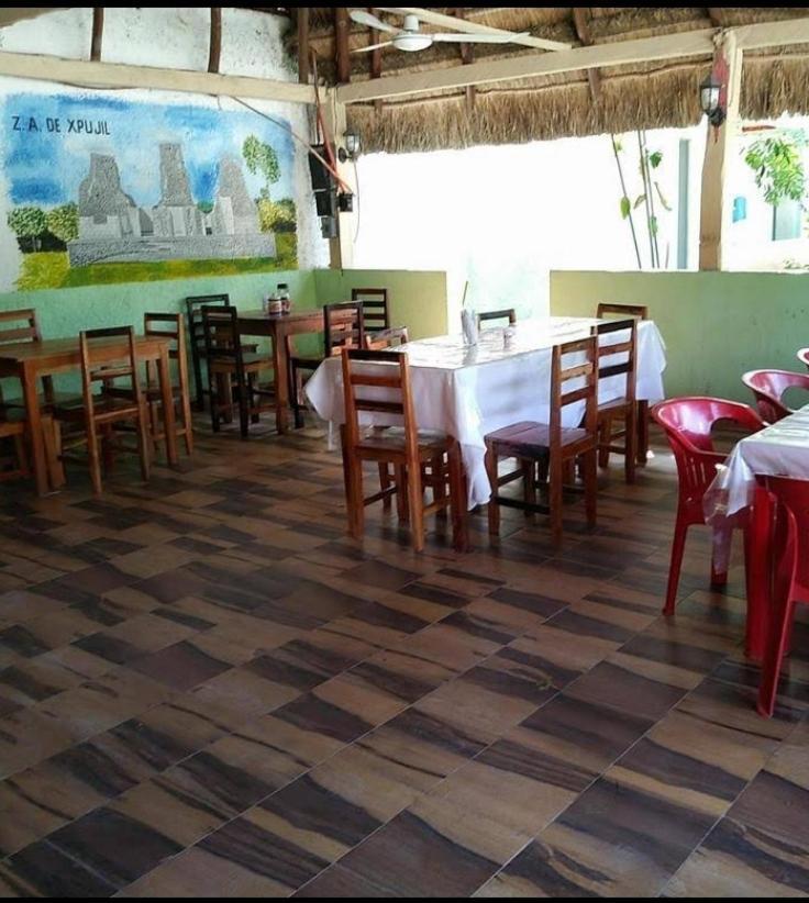 Hotel Templo Maya Xpujil Exteriör bild