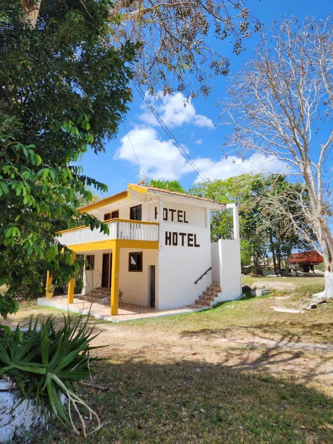 Hotel Templo Maya Xpujil Exteriör bild